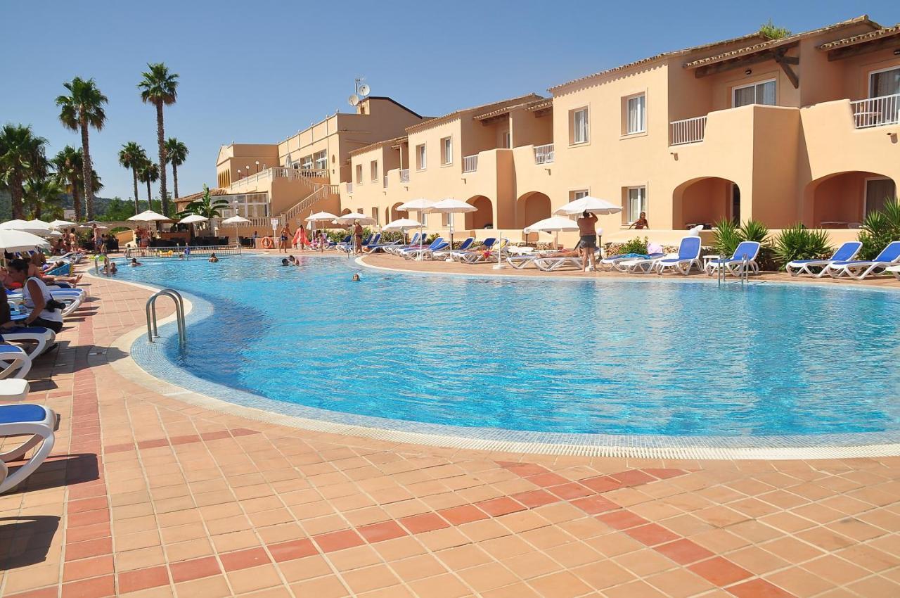 Arenas De Son Bou Hotel Екстериор снимка