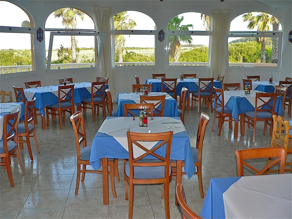 Arenas De Son Bou Hotel Ресторант снимка